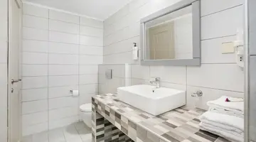 Petrino ECO Village