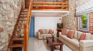 Petrino ECO Village