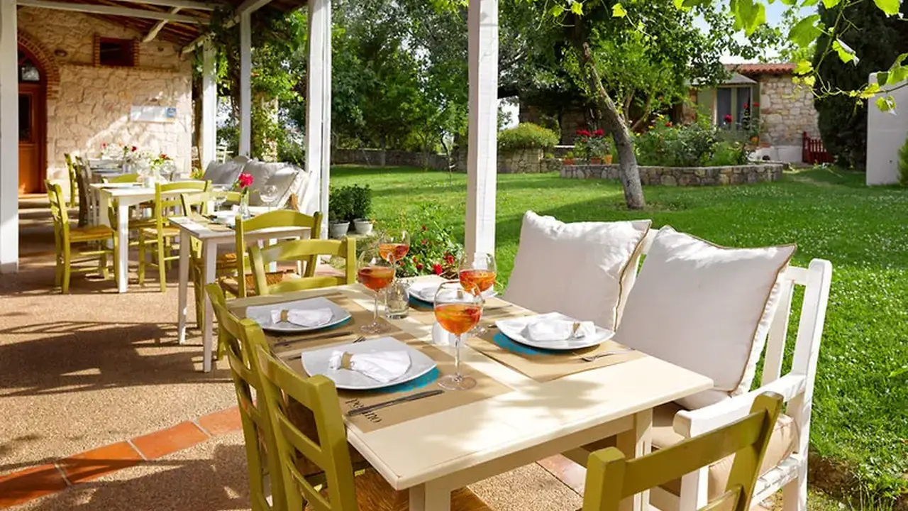 Petrino ECO Village