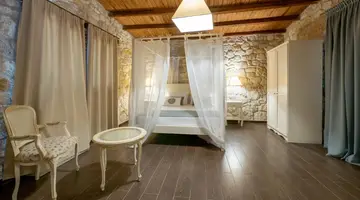 Petrino ECO Village