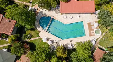 Petrino ECO Village