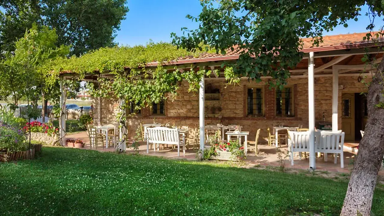Petrino ECO Village