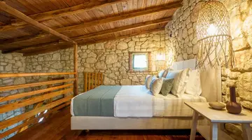 Petrino ECO Village