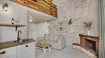 Petrino ECO Village