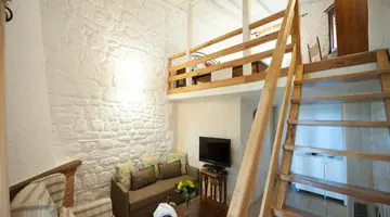 Petrino ECO Village