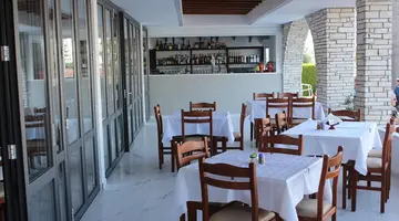 Petsas Apartments