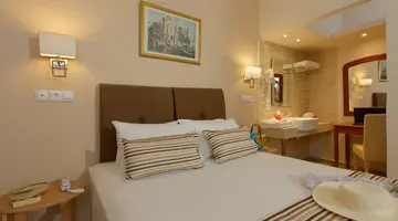 Philoxenia Hotel and Apartments
