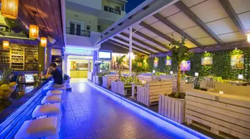 Philoxenia Hotel and Apartments