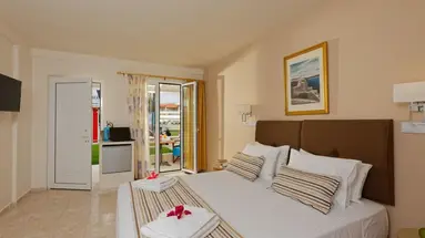 Philoxenia Hotel and Apartments