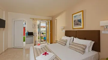 Philoxenia Hotel and Apartments
