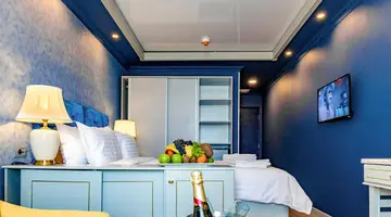Phoenicia Blue View