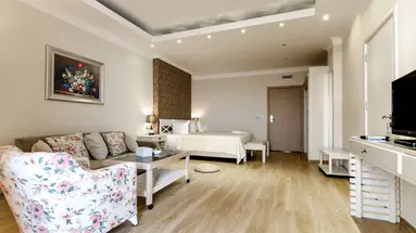 Phoenicia Luxury