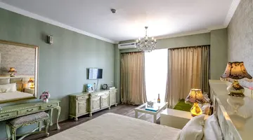 Phoenicia Luxury