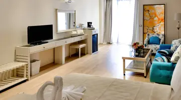 Phoenicia Luxury