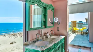 Phoenicia Royal