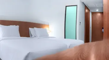 PHOENIX HOTEL KARON BEACH