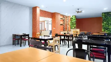 PHOENIX HOTEL KARON BEACH