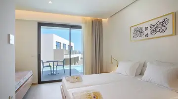 Phos Hotel Adults Only