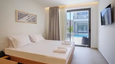 Phos Hotel Adults Only