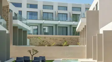 Phos Hotel Adults Only