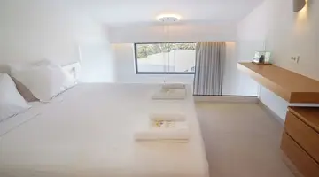 Phos Hotel Adults Only
