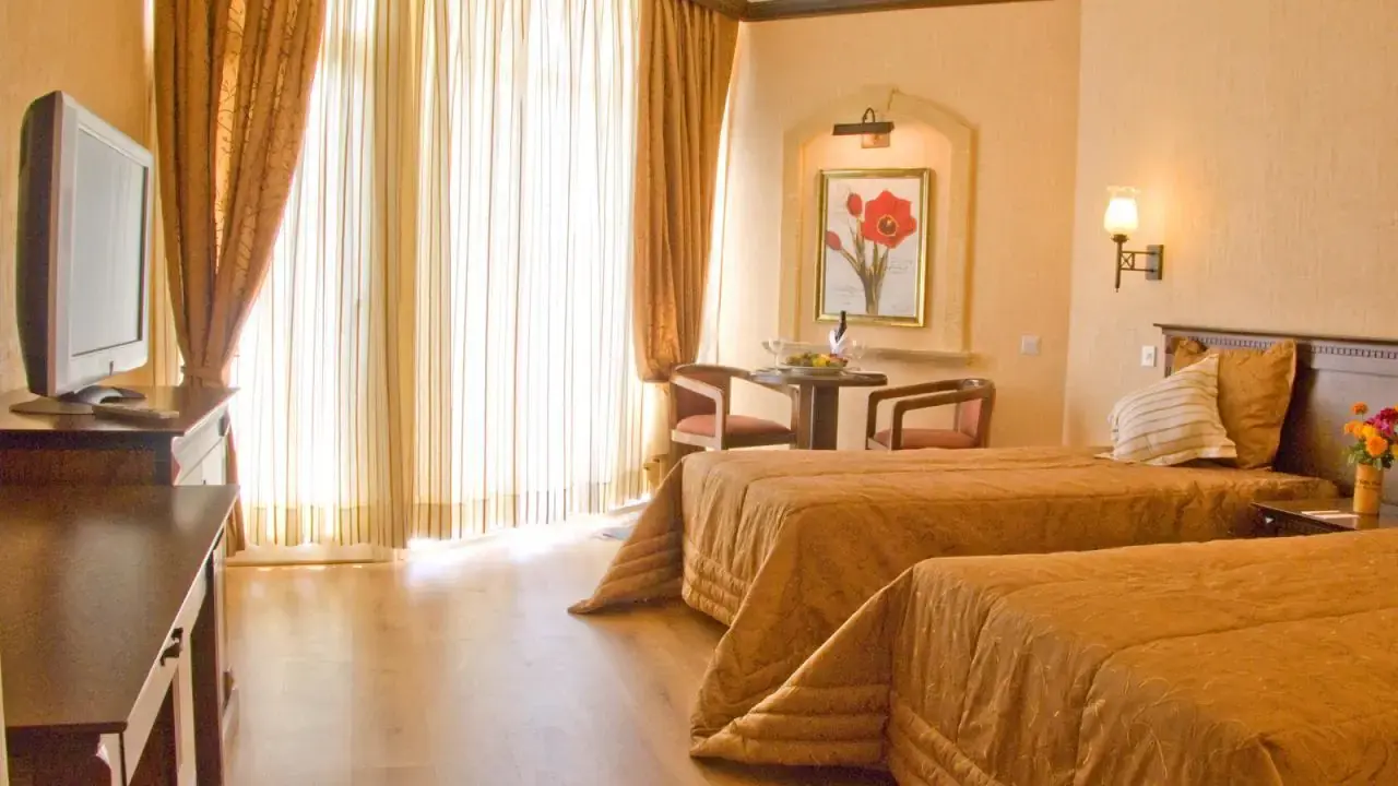 PIA BELLA HOTEL