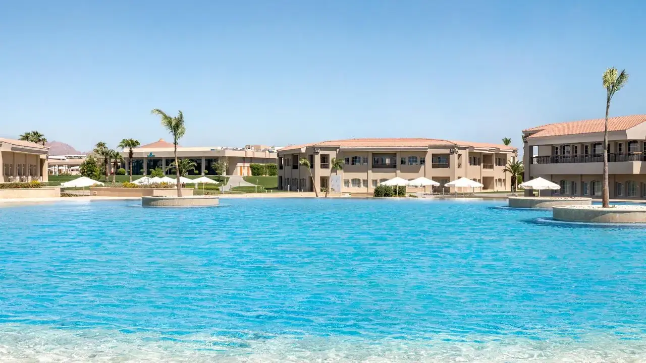 PICKALBATROS LUXURY SUITES