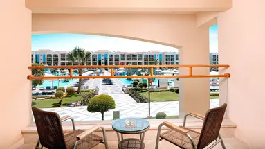 Pickalbatros White Beach Resort