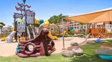 Pickalbatros White Beach Resort