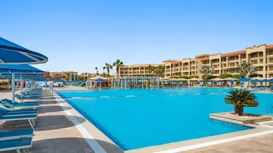 Pickalbatros White Beach Resort