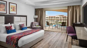 Pickalbatros White Beach Resort