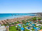 Pickalbatros White Beach Resort