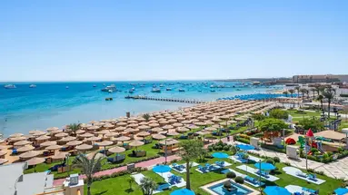 Pickalbatros White Beach Resort