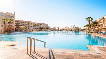 Pickalbatros White Beach Resort