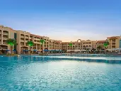 Pickalbatros White Beach Resort