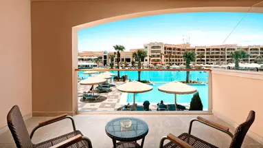 Pickalbatros White Beach Resort