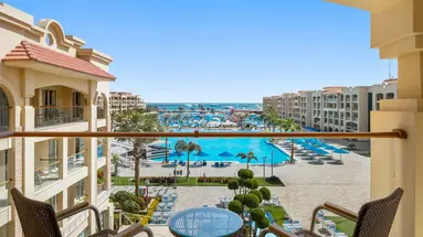 Pickalbatros White Beach Resort