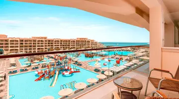 Pickalbatros White Beach Resort