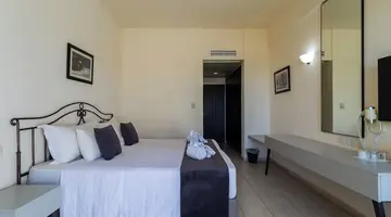 Piere Anne Beach Hotel
