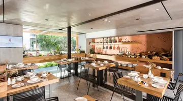 PILOT AMPHORA BOUTIQUE HOTEL