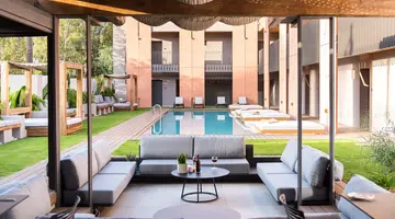 PILOT AMPHORA BOUTIQUE HOTEL