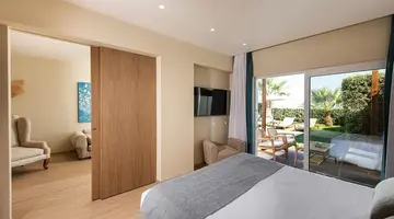 Pilot Beach Resort