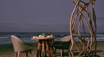 Pilot Beach Resort