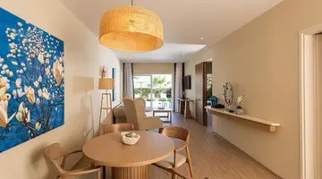 Pilot Beach Resort