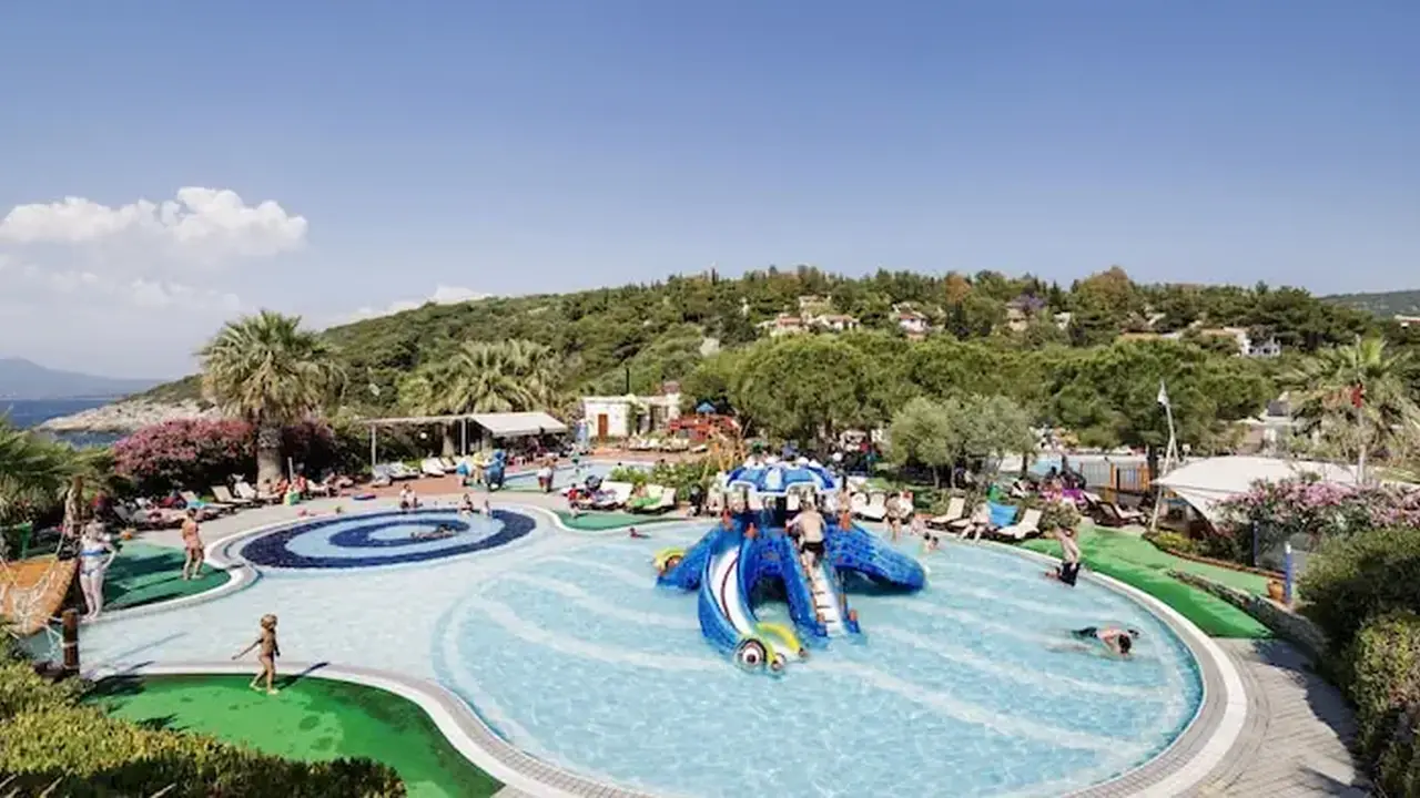 Pine Bay Holiday Resort