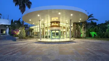Pine Bay Holiday Resort