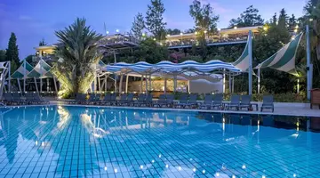 Pine Bay Holiday Resort