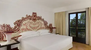 Pine Cliffs Hotel, a Luxury Collection Resort