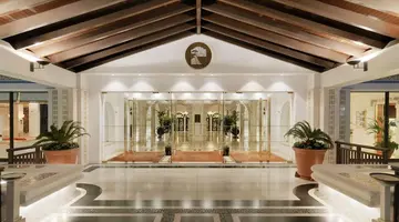Pine Cliffs Hotel, a Luxury Collection Resort