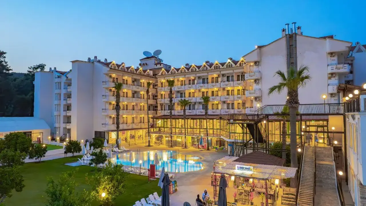 PINETA CLUB HOTEL